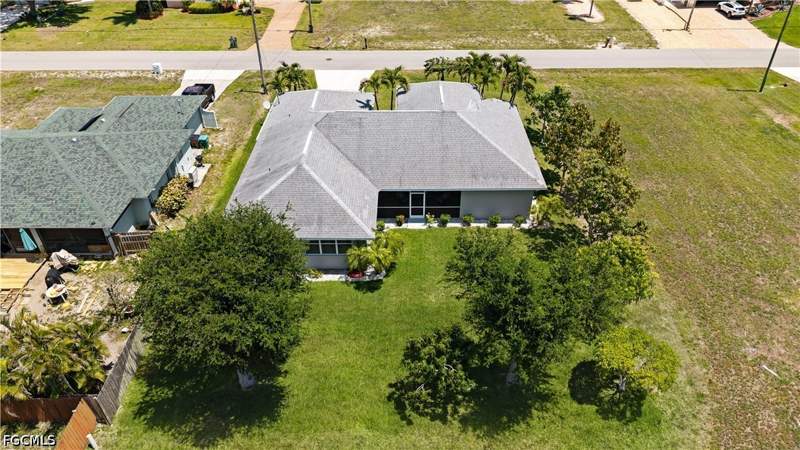 3 bedroom SingleFamilyResidence at 126 SW 39th Pl, Cape Coral, Cape Coral — photo 3