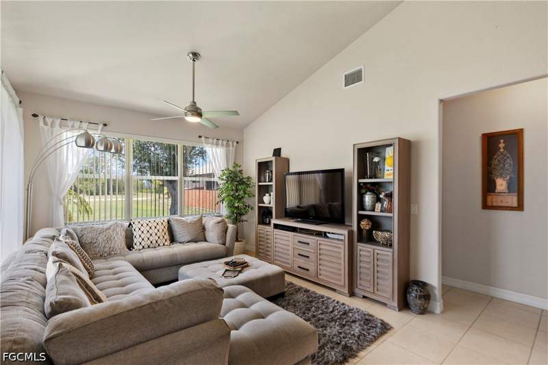 3 bedroom SingleFamilyResidence at 126 SW 39th Pl, Cape Coral, Cape Coral — photo 5