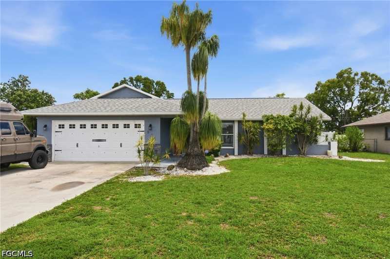 3 bedroom SingleFamilyResidence at 934 SE 25th Ln, Cape Coral, Cape Coral — photo 1