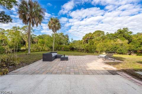 17041 E Lake Dr, North Fort Myers FL - photo 6 of 42