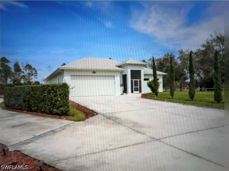 4 bedroom SingleFamilyResidence at 2575 31st Ave NE, Golden Gate Estates, Naples — photo 4