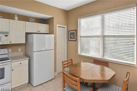 10520 Amiata Way 205, Fort Myers FL - photo 10 of 40
