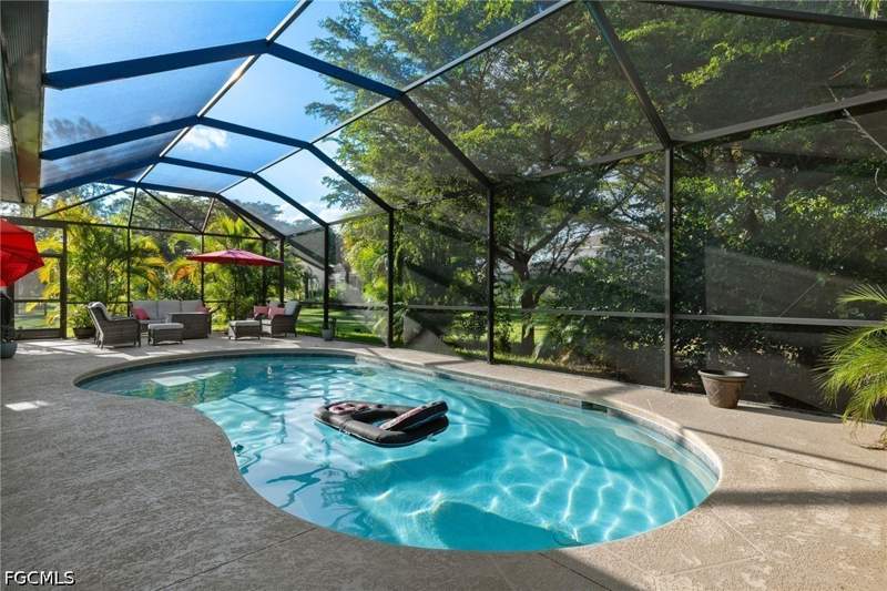 4 bedroom SingleFamilyResidence at 12353 Crooked Creek LN, STONEYBROOK, Fort Myers — photo 2