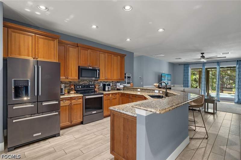 4 bedroom SingleFamilyResidence at 12353 Crooked Creek LN, STONEYBROOK, Fort Myers — photo 3