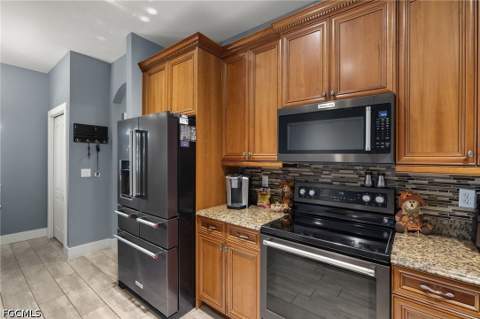 12353 Crooked Creek Ln, Fort Myers FL - photo 9 of 29