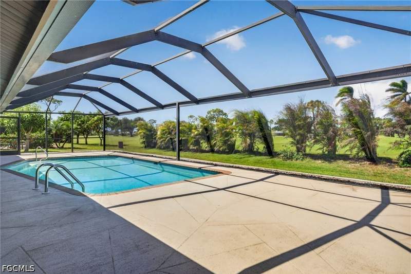 3 bedroom SingleFamilyResidence at 1145 SW 21st Ter, Palmetto Pines Country Club, Cape Coral — photo 2