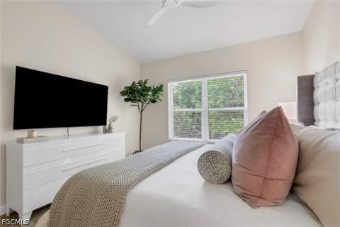1215 Sarah Jean Cir J205, Naples FL - photo 22 of 50