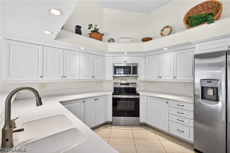 2 bedroom Condominium at 20210 Golden Panther Dr 1, Village At Wildcat Run, Estero — photo 4