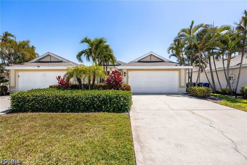 2 bedroom Duplex at 4342 Avian Ave, Province Park, Fort Myers — photo 1