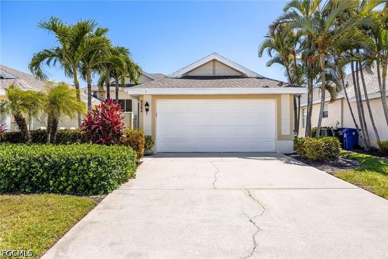 2 bedroom Duplex at 4342 Avian Ave, Province Park, Fort Myers — photo 2