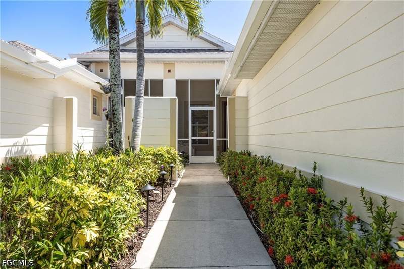 2 bedroom Duplex at 4342 Avian Ave, Province Park, Fort Myers — photo 3