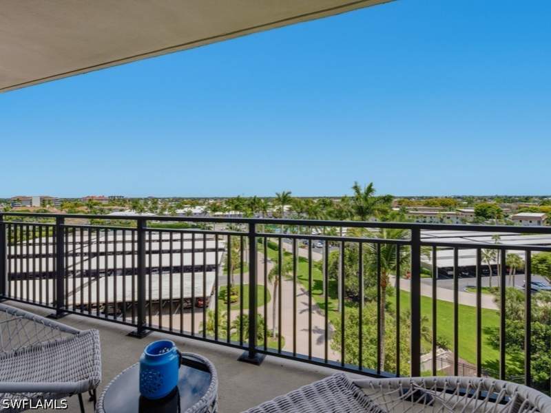 1 bedroom Condominium at 180 Seaview Ct 706, Tradewinds Apts Of Marco Island, Marco Island — photo 4