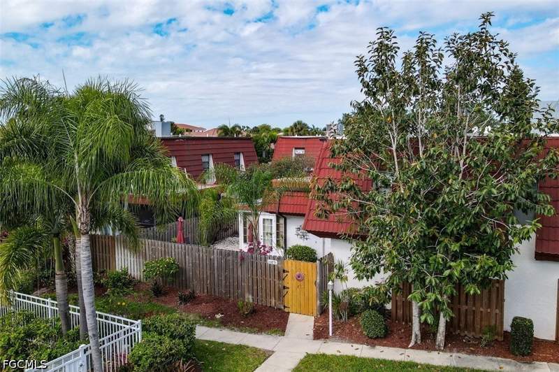 2 bedroom Townhouse at 10891 Meadow Lark Cove Dr, Meadowlark Cove, Fort Myers — photo 3