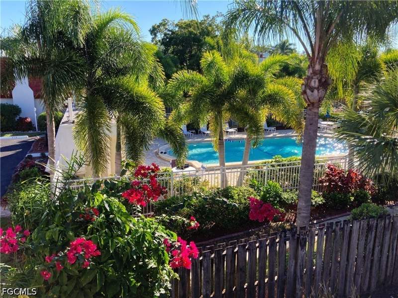 2 bedroom Townhouse at 10891 Meadow Lark Cove Dr, Meadowlark Cove, Fort Myers — photo 4