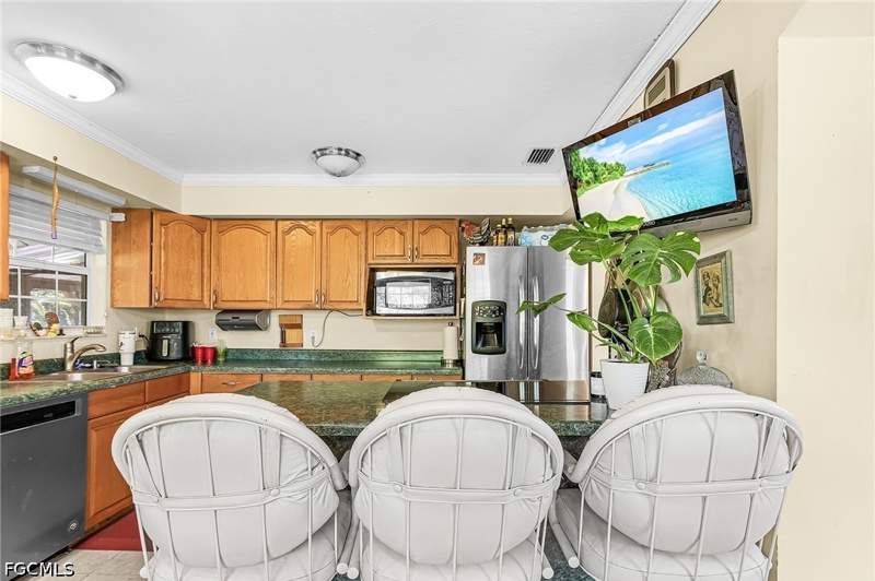 3 bedroom SingleFamilyResidence at 6351 Allen Park Dr, Kreamers Avocado Subd, Bokeelia — photo 5