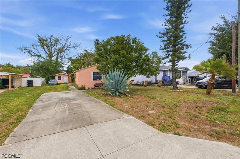 3 bedroom SingleFamilyResidence at 2355 Jeffcott St, Lovejoy Park, Fort Myers — photo 1