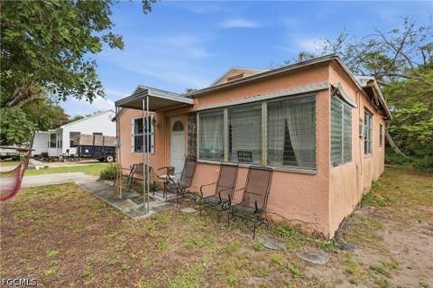 2355 Jeffcott St, Fort Myers FL - photo 6 of 21