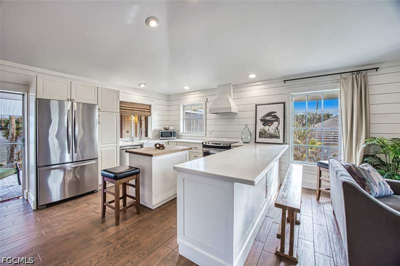 3 bedroom SingleFamilyResidence at 220 Palm Lake Dr, Palm Lake, Sanibel — photo 4