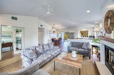 220 Palm Lake Dr, Sanibel FL - photo 9 of 44