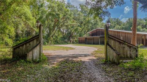 1040 Kirby Thompson Rd, Labelle FL - photo 8 of 30