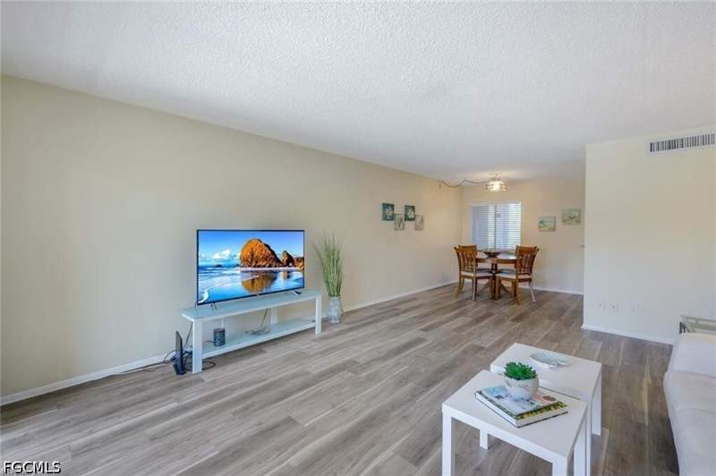 2 bedroom Condominium at 2366 E Mall Dr 418, 6 Fairway Condo, Fort Myers — photo 4