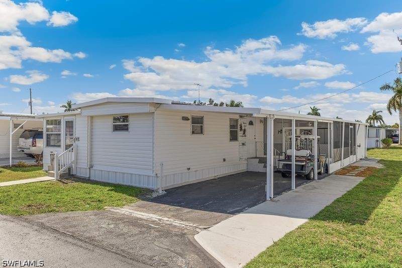 2 bedroom ManufacturedHome at 10 Abilene Trl 192, Hitching Post Mobile Home Park, Naples — photo 2