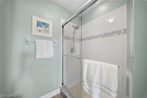565 Windsor Sq 202, Naples FL - photo 19 of 31