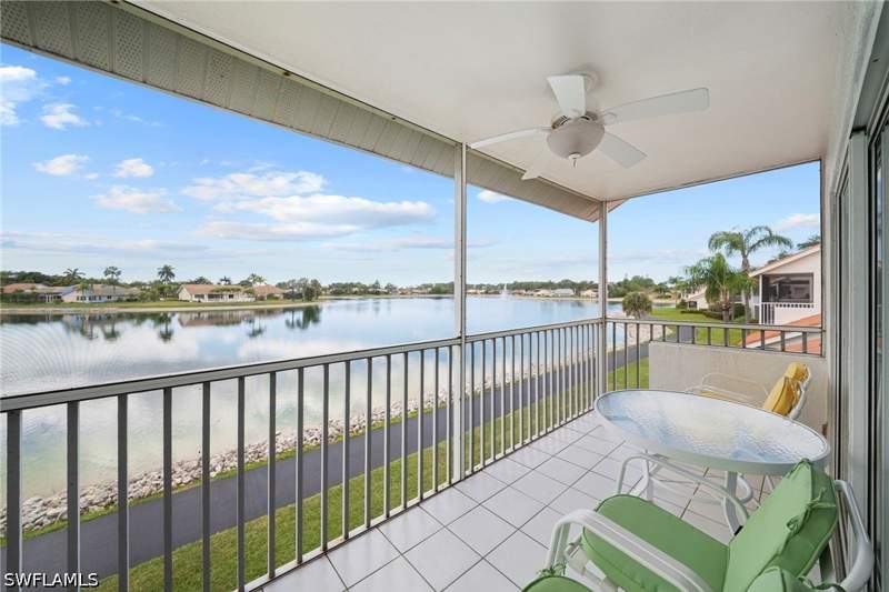 3 bedroom Condominium at 565 Windsor Sq 202, Windsor Place, Naples — photo 2