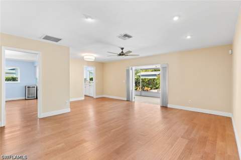 1036 Lake Shore Ct, Naples FL - photo 10 of 37