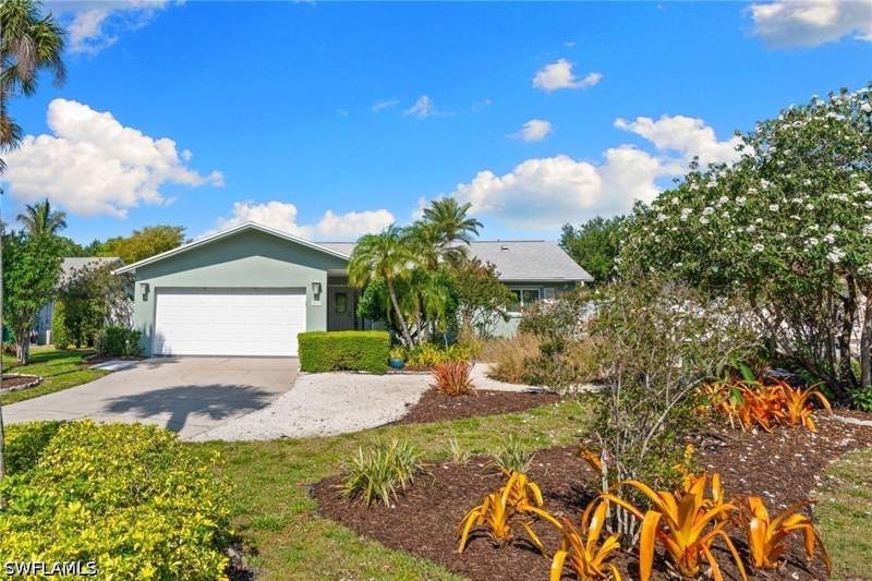 3 bedroom SingleFamilyResidence at 1036 Lake Shore Ct, Westlake, Naples — photo 2