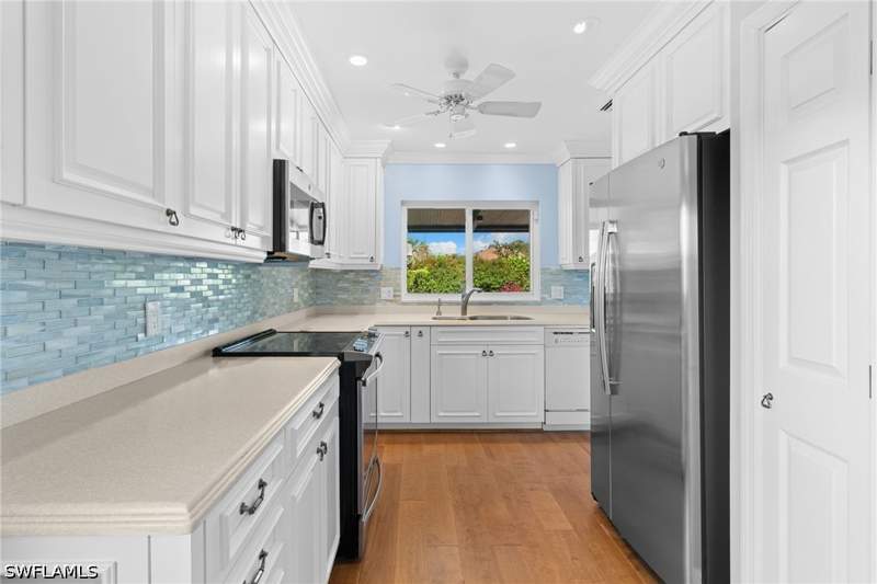 3 bedroom SingleFamilyResidence at 1036 Lake Shore Ct, Westlake, Naples — photo 4