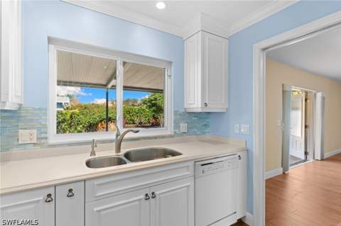 1036 Lake Shore Ct, Naples FL - photo 7 of 37