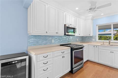 1036 Lake Shore Ct, Naples FL - photo 8 of 37