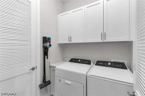 268 Indies Dr E 202, Naples FL - photo 18 of 35