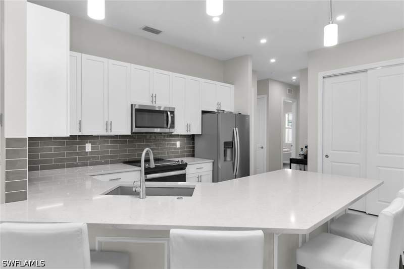 3 bedroom Condominium at 268 Indies Dr E 202, Antilles, Naples — photo 2