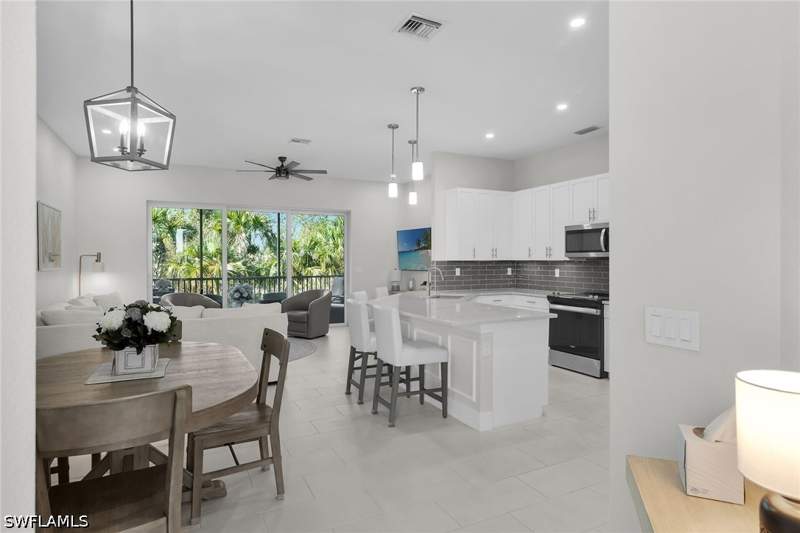 3 bedroom Condominium at 268 Indies Dr E 202, Antilles, Naples — photo 4