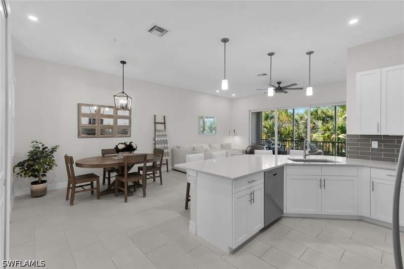 3 bedroom Condominium at 268 Indies Dr E 202, Antilles, Naples — photo 5