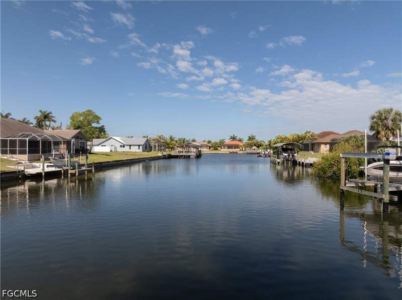 4 bedroom SingleFamilyResidence at 4228 SW 23rd Pl, Cape Coral, Cape Coral — photo 4