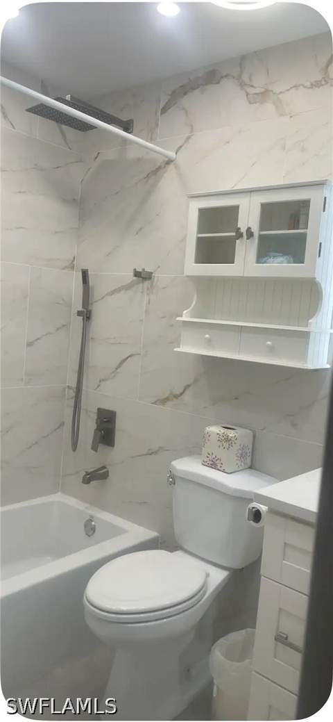 200 Turtle Lake Ct 309, Naples FL - photo 8 of 17