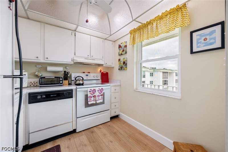 2 bedroom Condominium at 1580 Pine Valley Dr 415, Seven Lakes, Fort Myers — photo 5