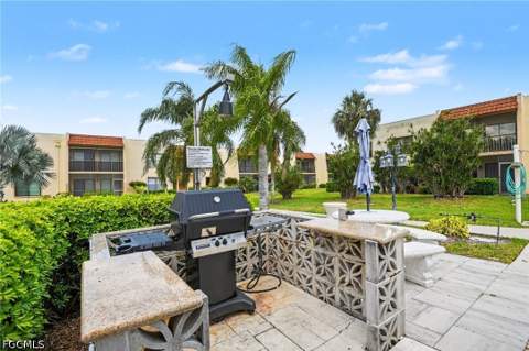 12501 McGregor Blvd 10, Fort Myers FL - photo 24 of 32