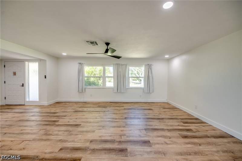 4 bedroom SingleFamilyResidence at 3009 SE 10th Ave, Cape Coral, Cape Coral — photo 5