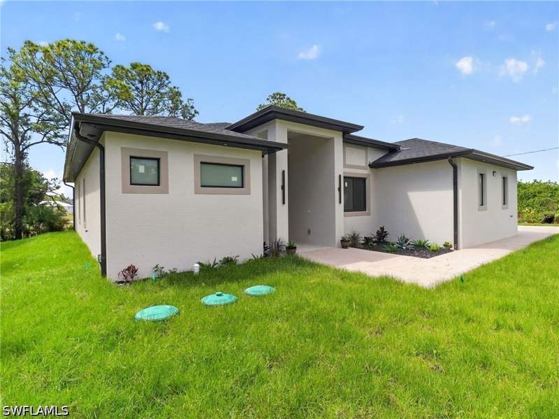 4 bedroom SingleFamilyResidence at 2009 Dixie Way, Twelfth Street Park, Lehigh Acres — photo 3