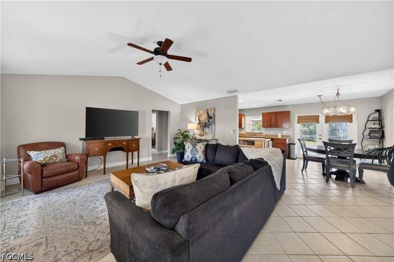3 bedroom SingleFamilyResidence at 4005 SW 27th Ave, Cape Coral, Cape Coral — photo 4