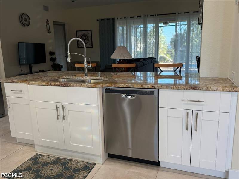 3 bedroom SingleFamilyResidence at 618 SW 31st Ter, Cape Coral, Cape Coral — photo 4