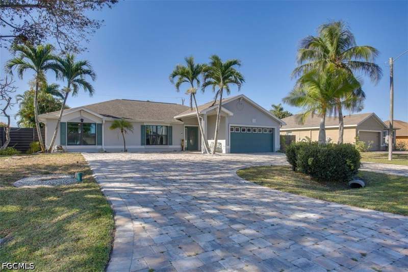 4 bedroom SingleFamilyResidence at 162 SE 22nd St, Cape Coral, Cape Coral — photo 2