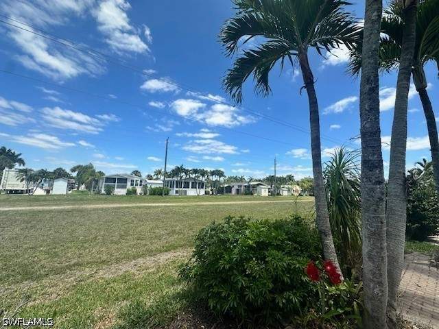 2 bedroom ManufacturedHome at 1509 Diamond Lake Cir, Silver Lakes, Naples — photo 4