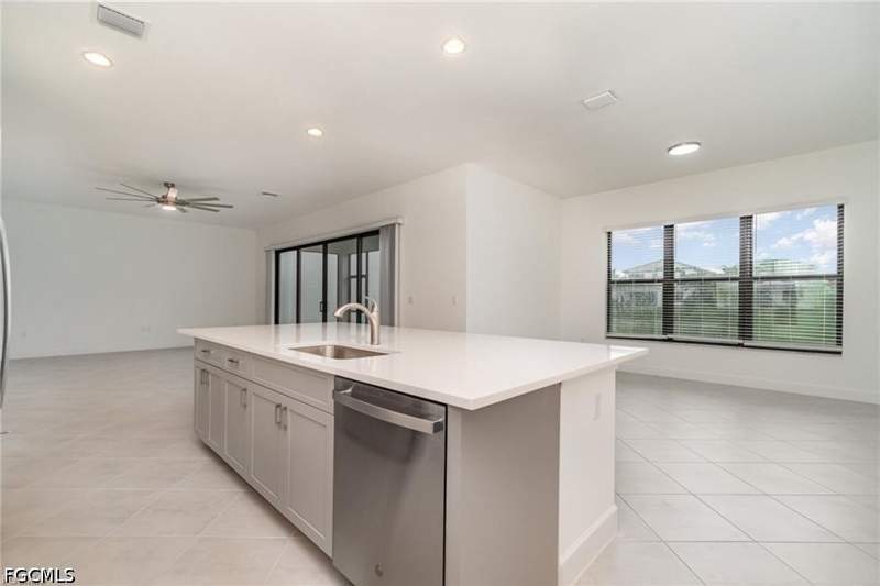4 bedroom SingleFamilyResidence at 12750 Woodbury Dr, Rivercreek In Estero, Estero — photo 5