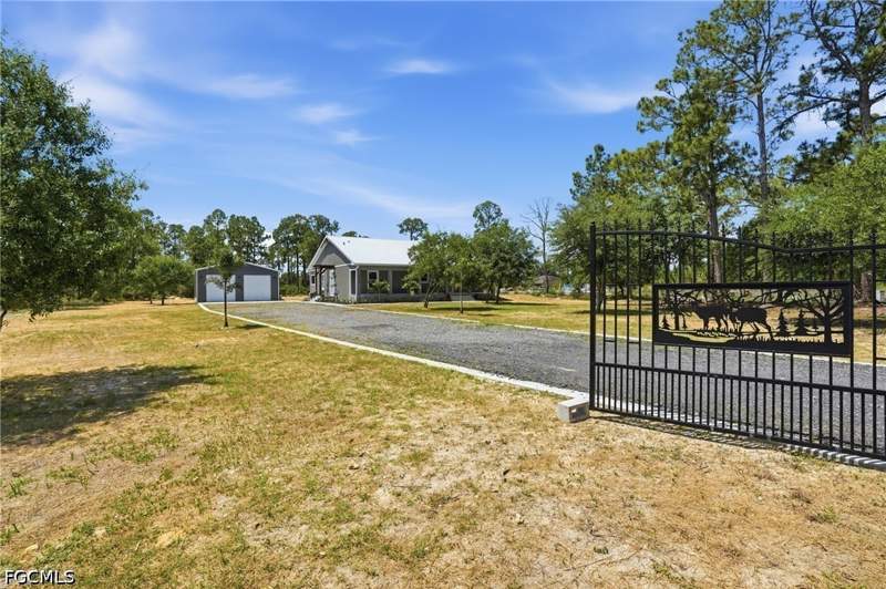 3 bedroom SingleFamilyResidence at 7933 5th Ter, Labelle, Labelle — photo 4