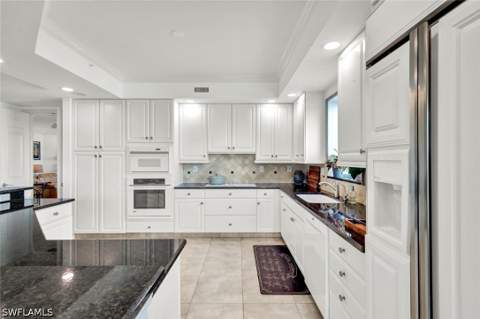295 Grande Way 306, Naples FL - photo 13 of 48